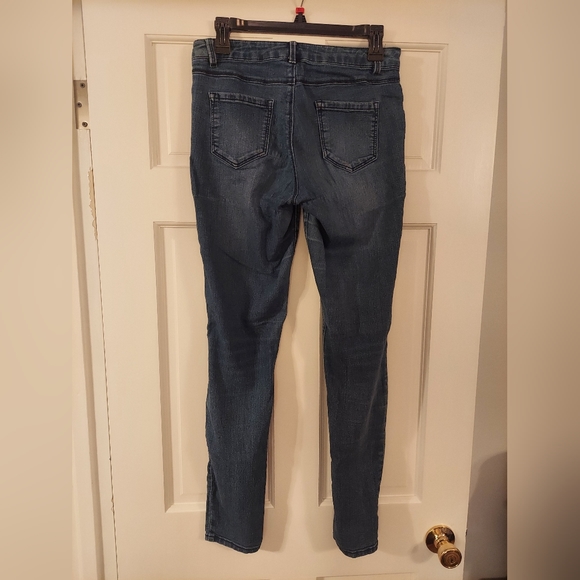 d. Jeans Size 6 - Picture 5 of 9